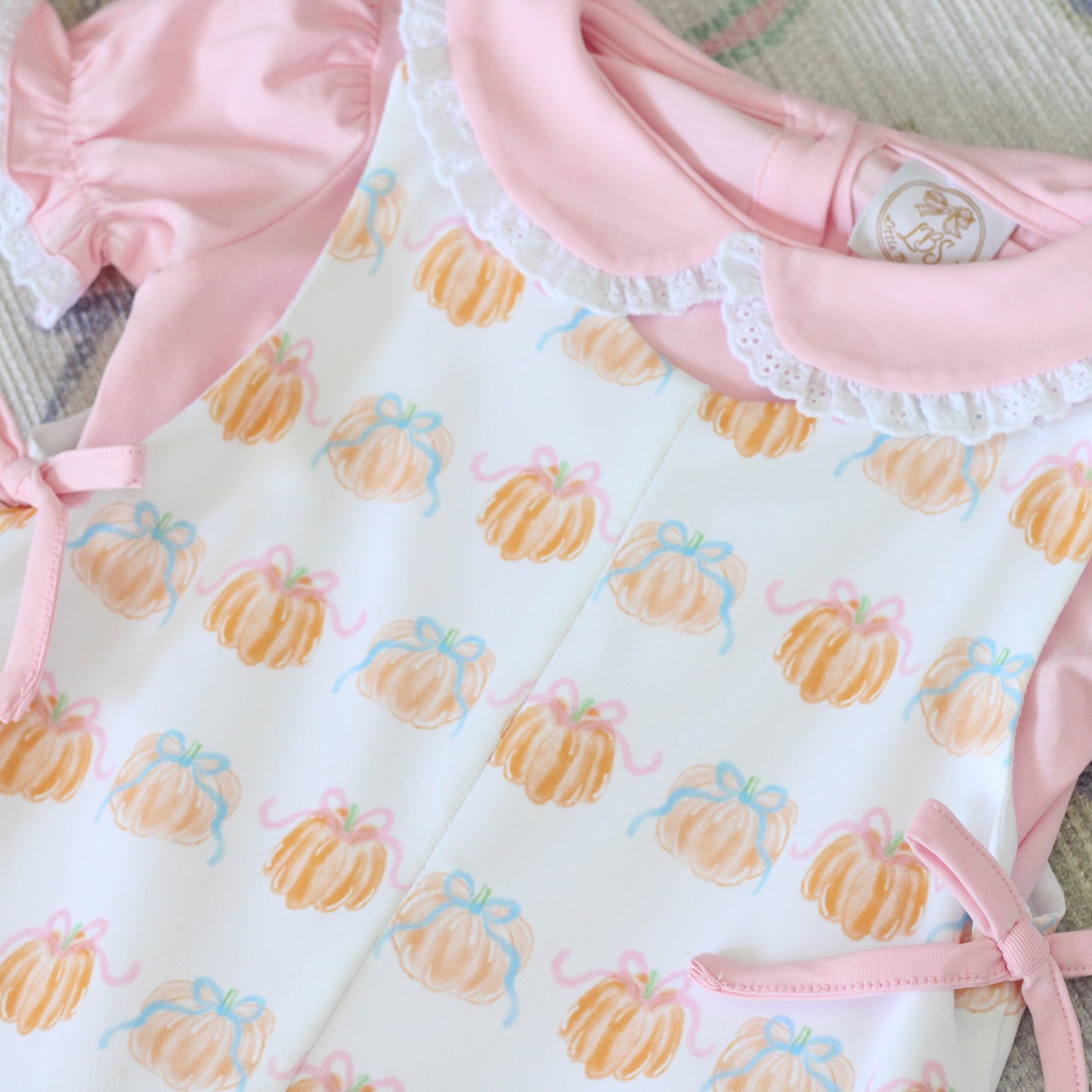 BOW PUMPKINS JUMPER & PINK EYELET TOP