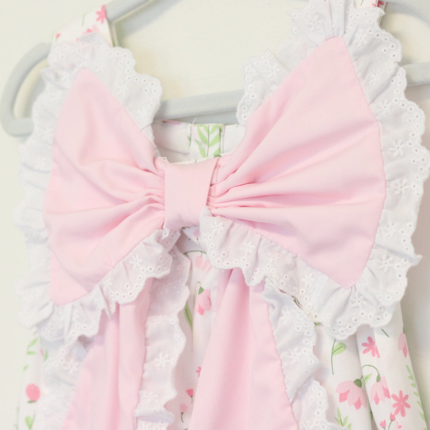 PINK & GREEN FLORAL BOW FRONT BUBBLE