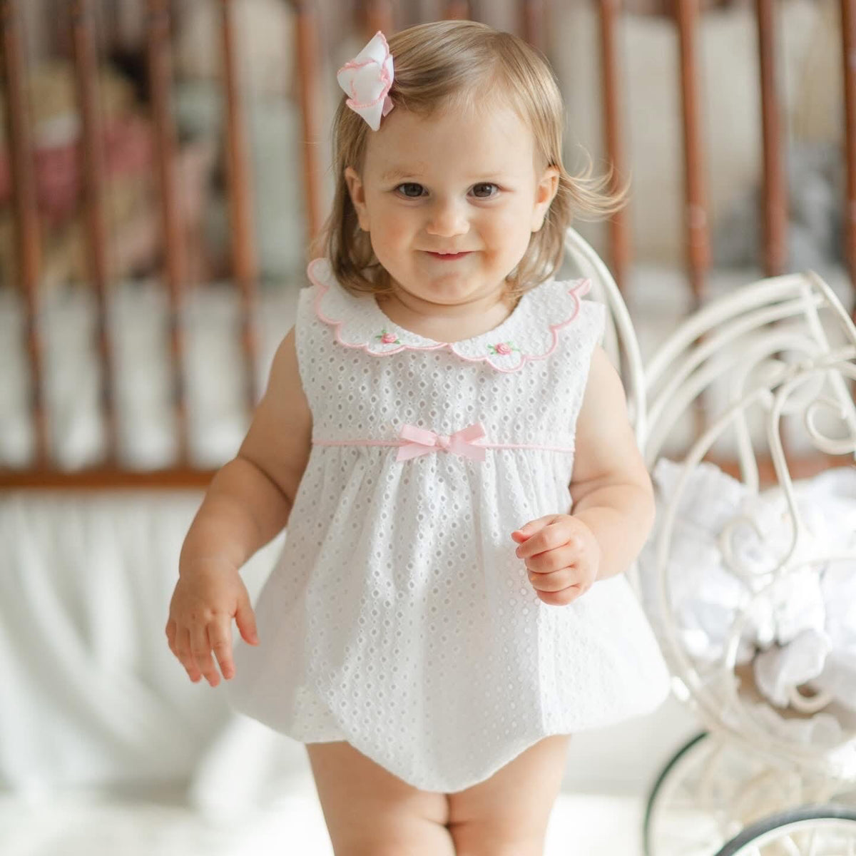 Eyelet Rosette Bubble
