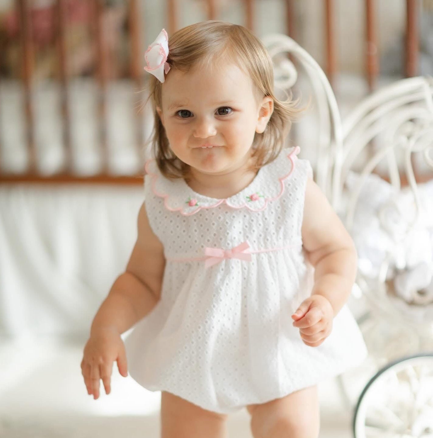 Eyelet Rosette Bubble