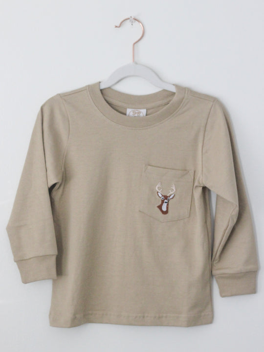 DEER EMBROIDERED POCKET TEE