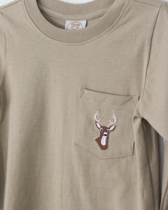 DEER EMBROIDERED POCKET TEE