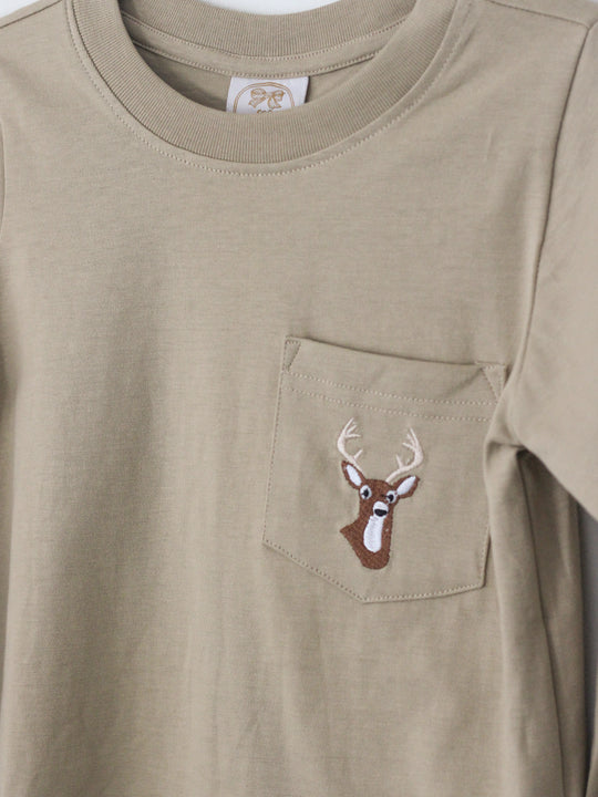 DEER EMBROIDERED POCKET TEE