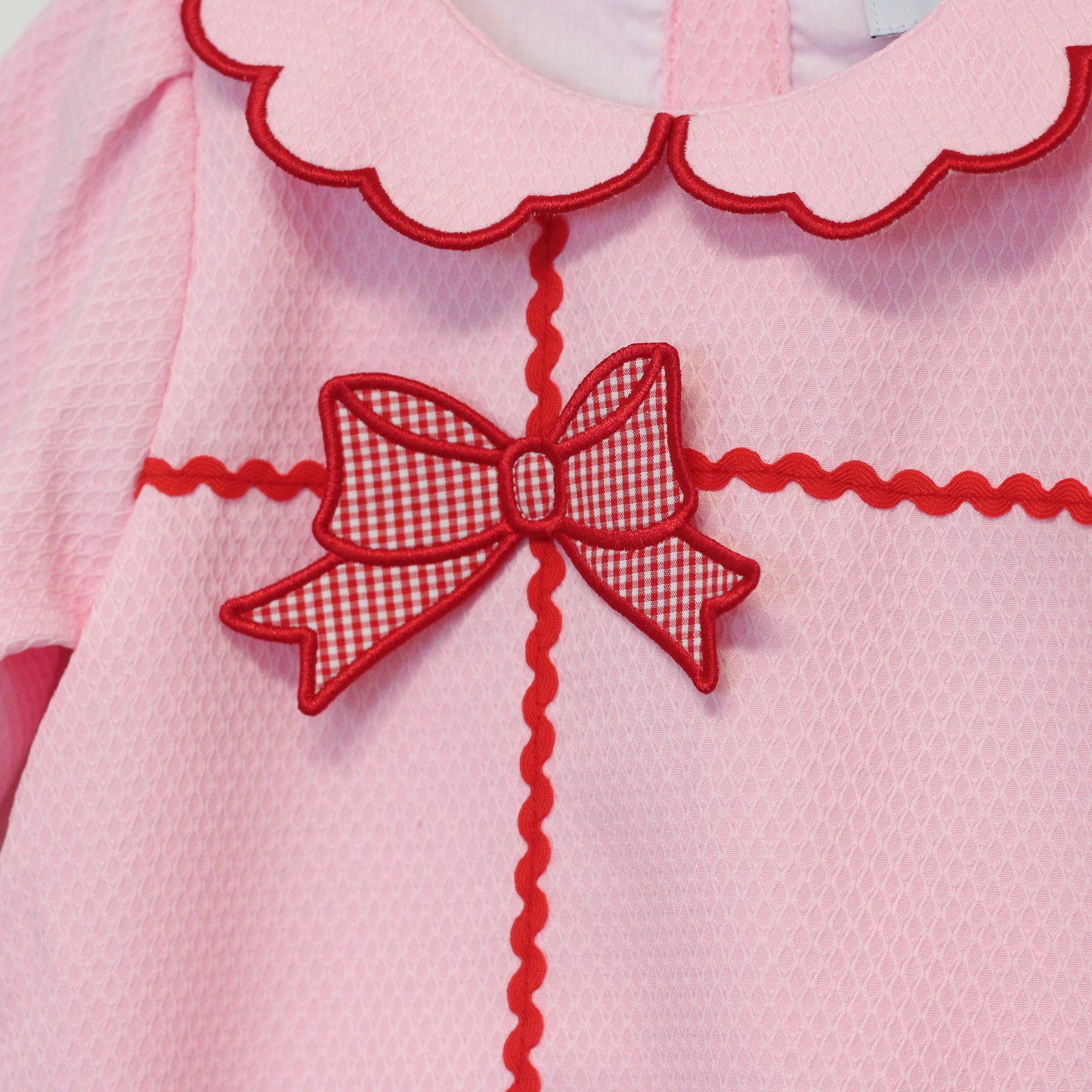 PINK HONEYCOMB GIFT WRAPPED BUBBLE