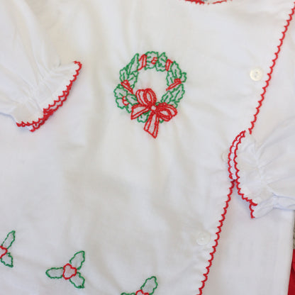 WHITE SHADOW EMBROIDERED HOLLY & WREATH DIAPER SET