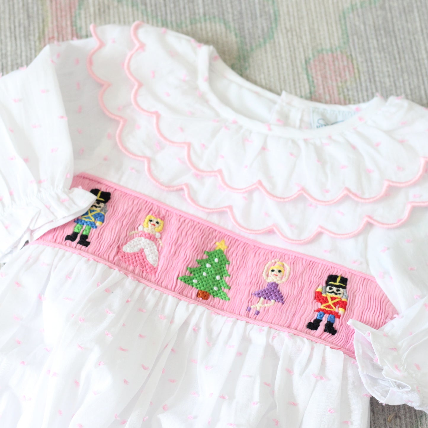 PINK SWISS DOT NUTCRACKER BUBBLE