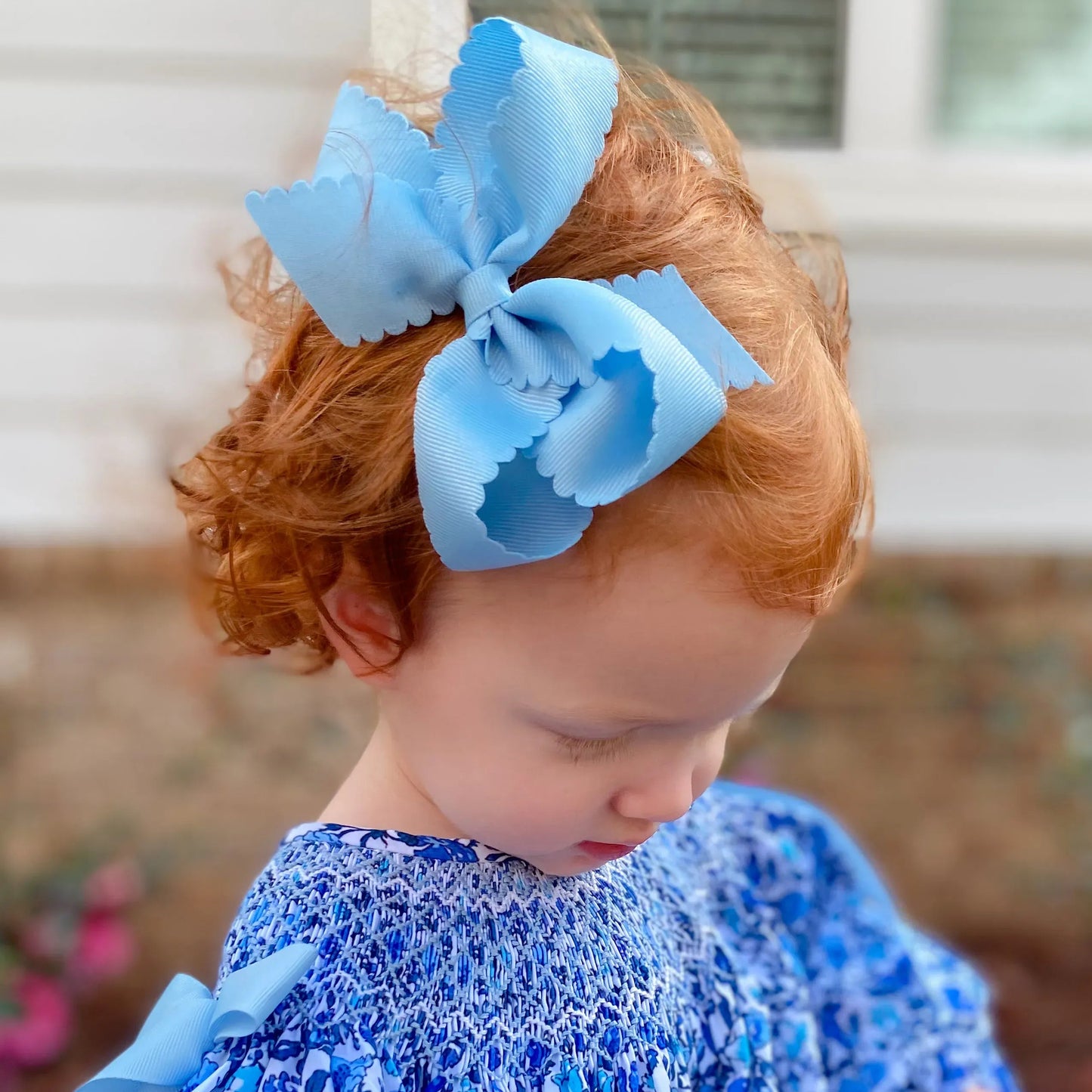 Wee Ones Medium Grosgrain Bow with Scallop Edge