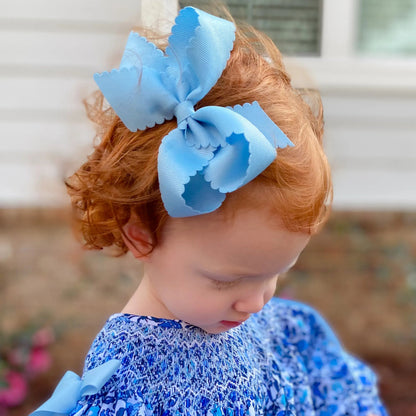 Wee Ones Medium Grosgrain Bow with Scallop Edge