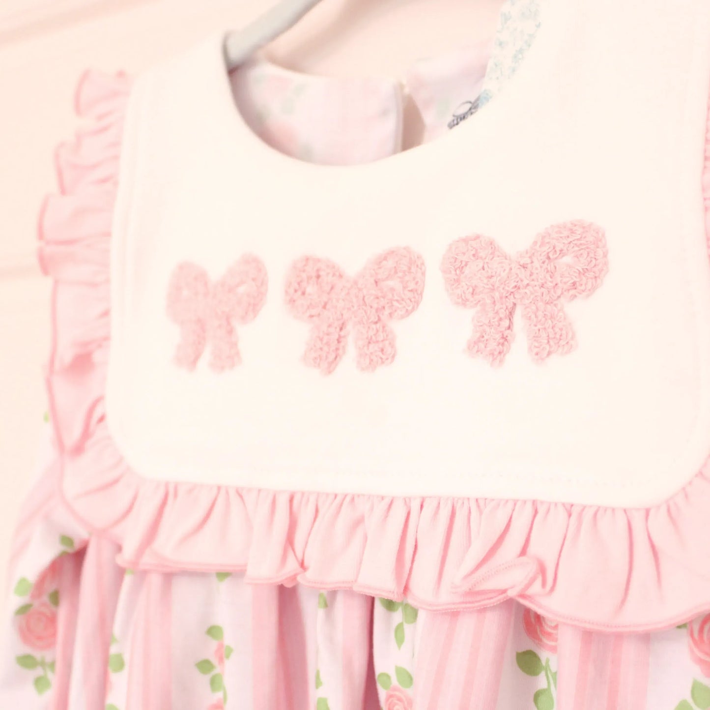 French Knot Bows Bib Bubble