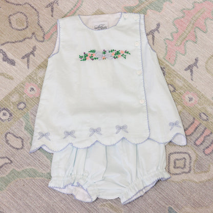 BLUE BOW EMBROIDERED SCALLOPED DIAPER SET