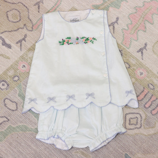 BLUE BOW EMBROIDERED SCALLOPED DIAPER SET